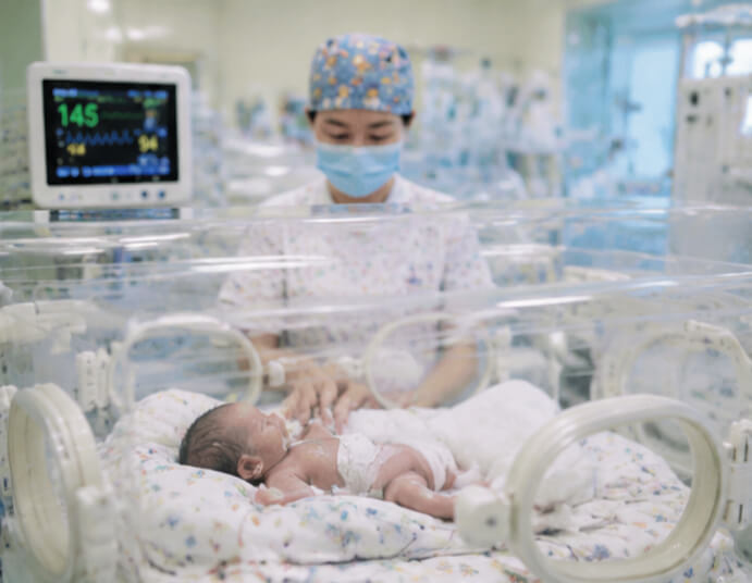 1.2 Kilograms, 4 Days Old: How Tongji Hospital Saved a Premature Baby with a Ruptured Stomach