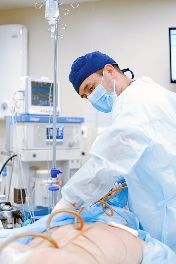 Shanghai Zhongshan Hospital Saves 17-Year-Old Cancer Patient with 99% Coronary Artery Blockage